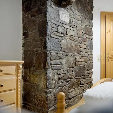 Alt Montafon By Pferd Auf Wolke Hotel apartamentowy